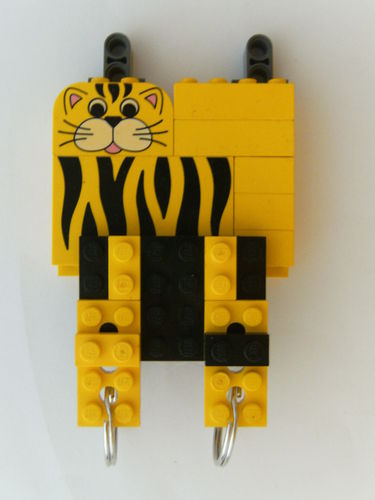 Schlüsselbrett aus Lego Steinen mit 2 Schlüsselanhänger, Katze